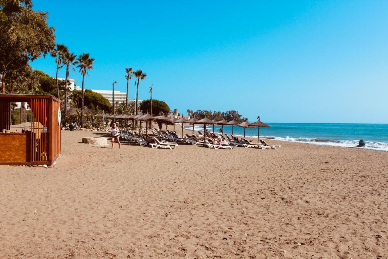 Apartment In El Presidente Beach Side New Golden Mile Estepona Bagian luar foto