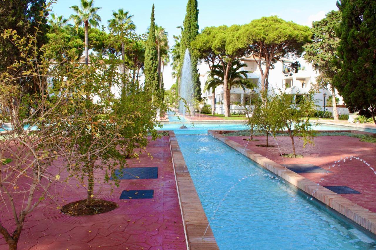 Apartment In El Presidente Beach Side New Golden Mile Estepona Bagian luar foto