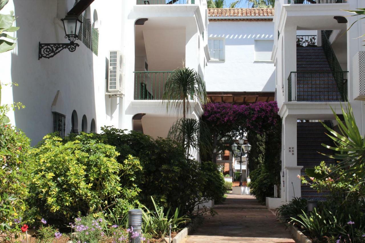 Apartment In El Presidente Beach Side New Golden Mile Estepona Bagian luar foto